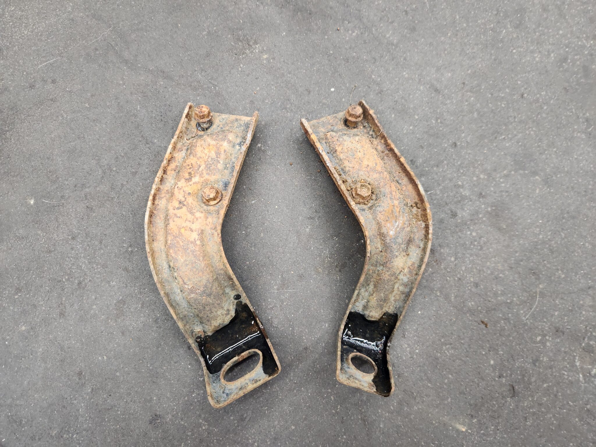 0411 rx8 lower radiator mounting mount bracket set 2pc pair brackets